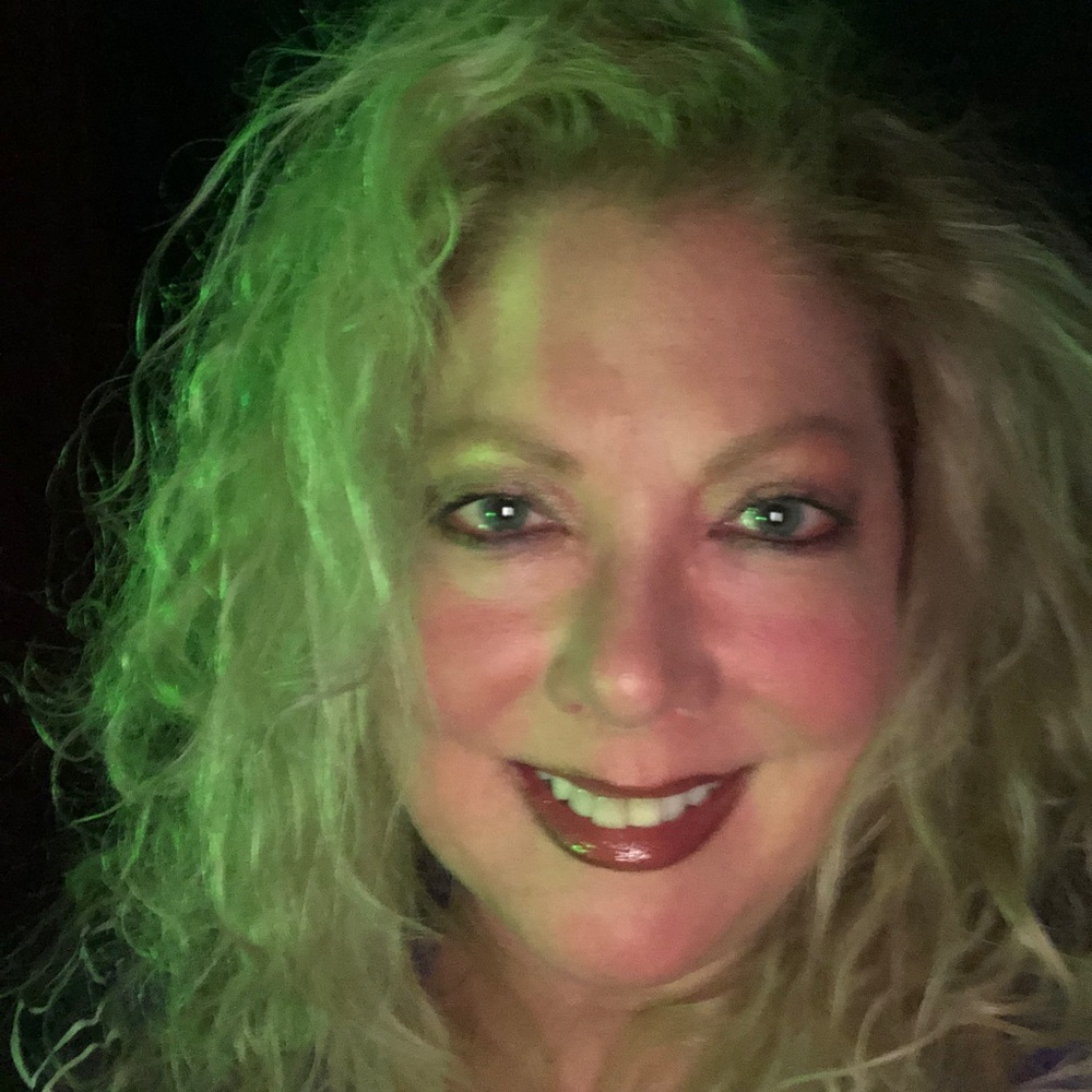 Hugs from Posh Posher, Snowynyte Melissa :-)